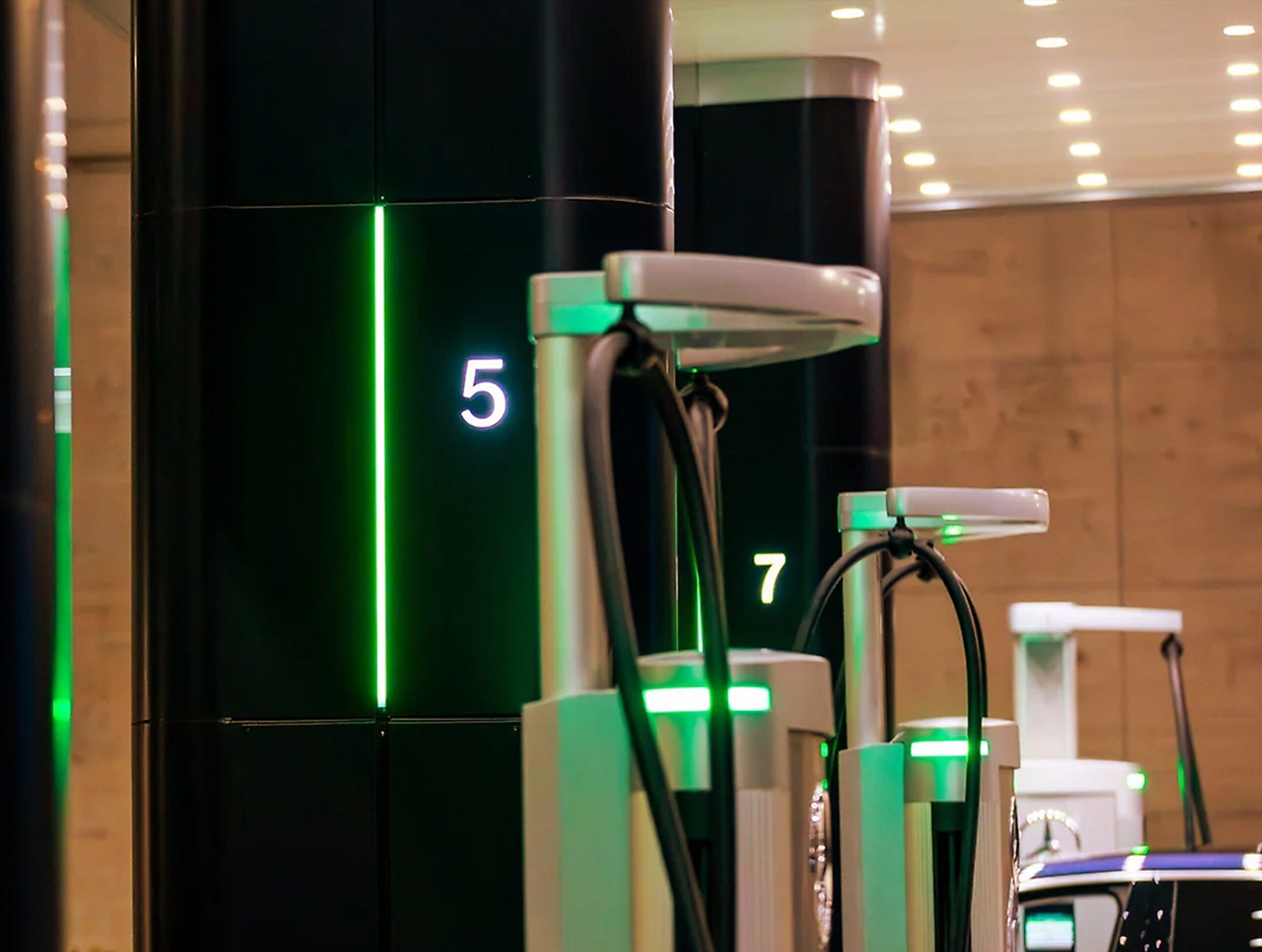 Mercedes-Benz HPC North America Welcomes Seasoned Executives to Transform the EV Charging Experience
