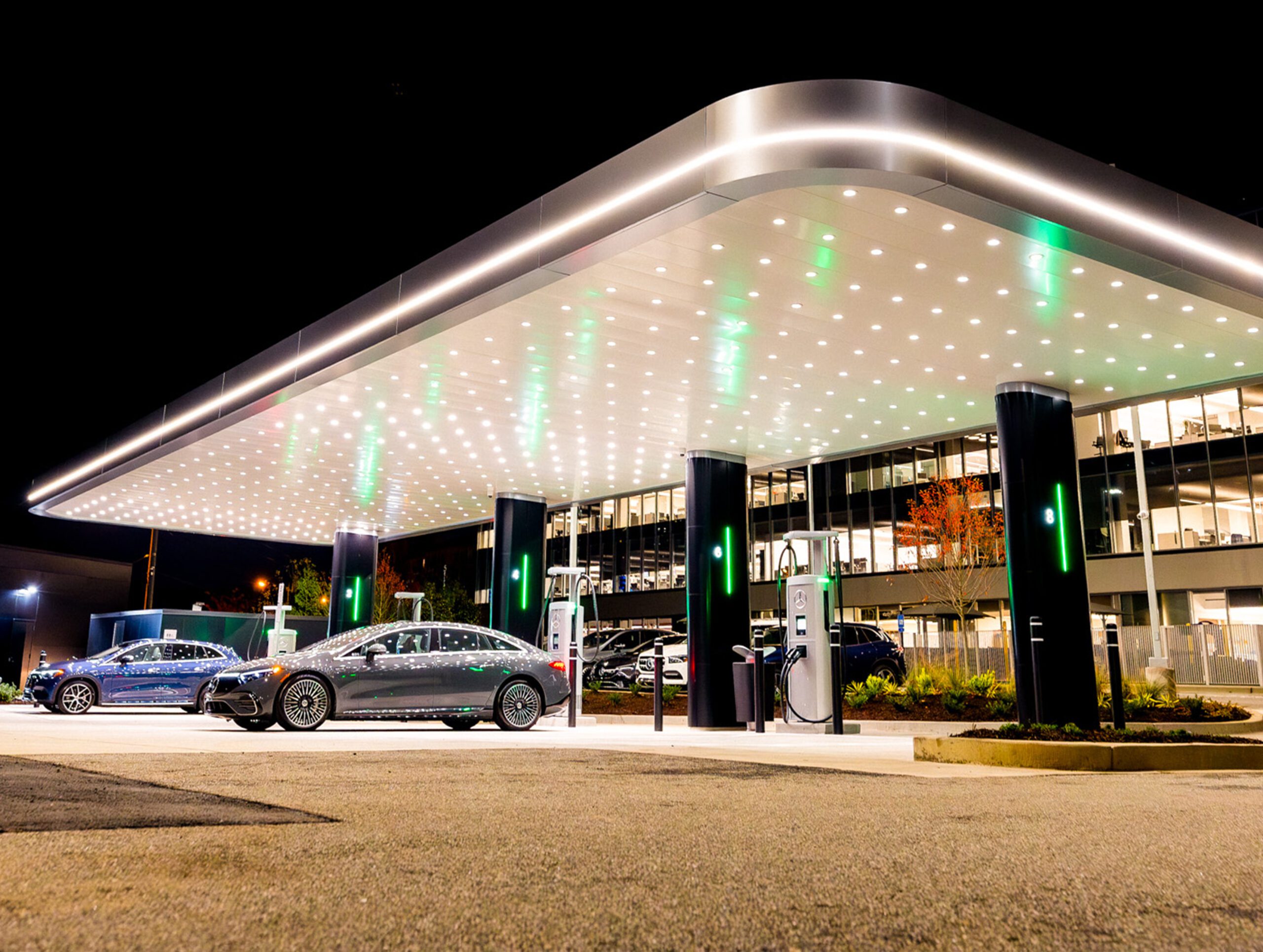 Mercedes-Benz High-Power Charging Accelerates Investment in the US Clean Energy & Transportation Economy, Deploying Made-in-America Alpitronic Hardware
