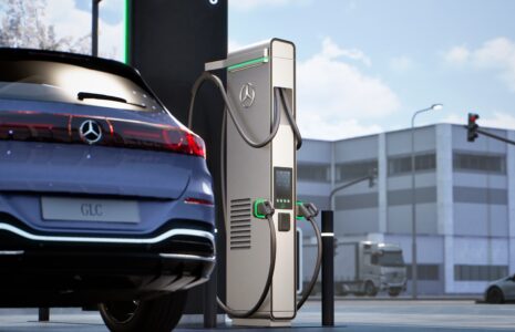 Mercedes-Benz sets new standards for public charging: Integration of revolutionary high-performance fast charger into the company’s own fast-charging network