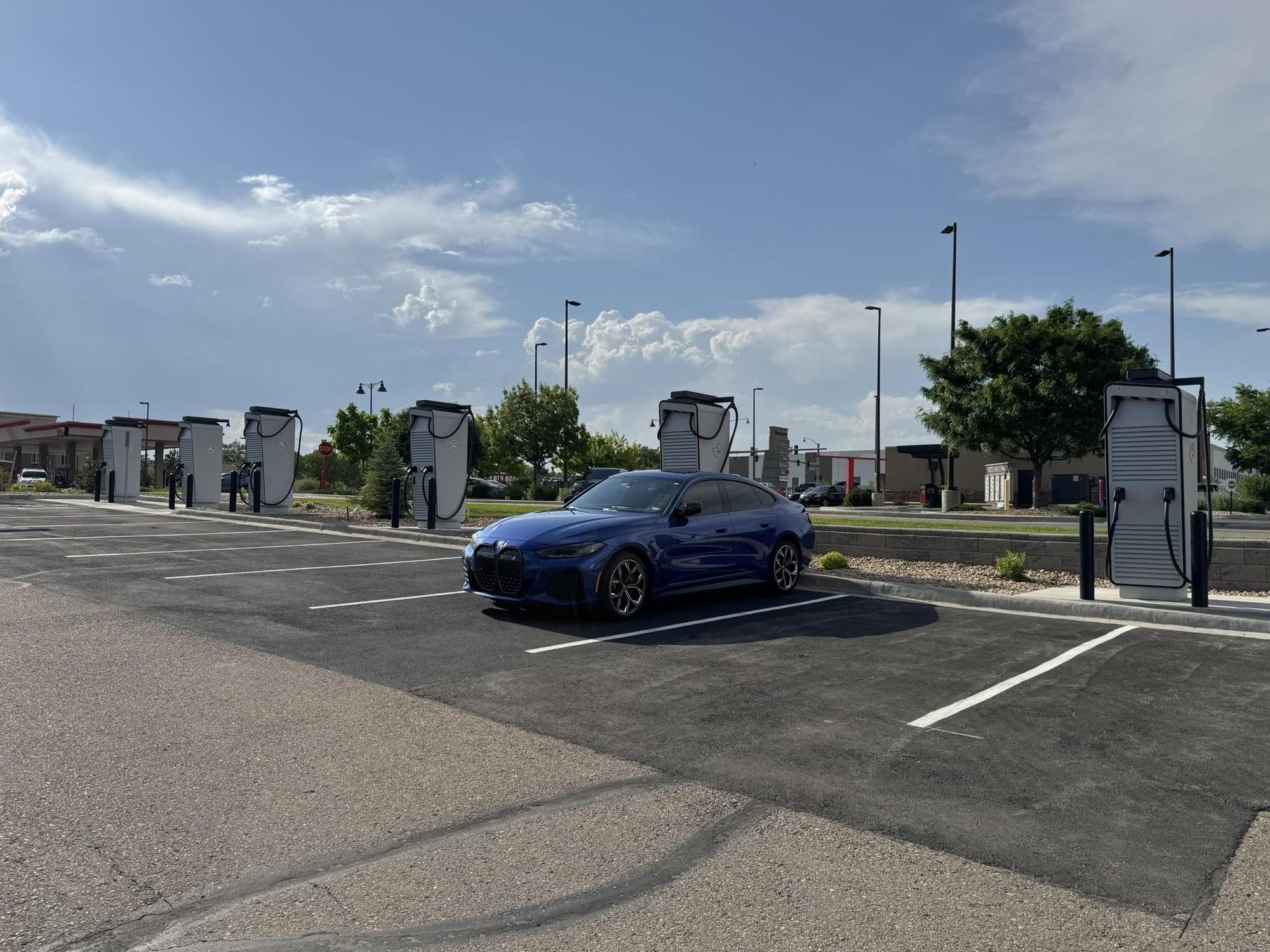 Thornton, CO charging station (a1RDo000000Z3OMMA0)