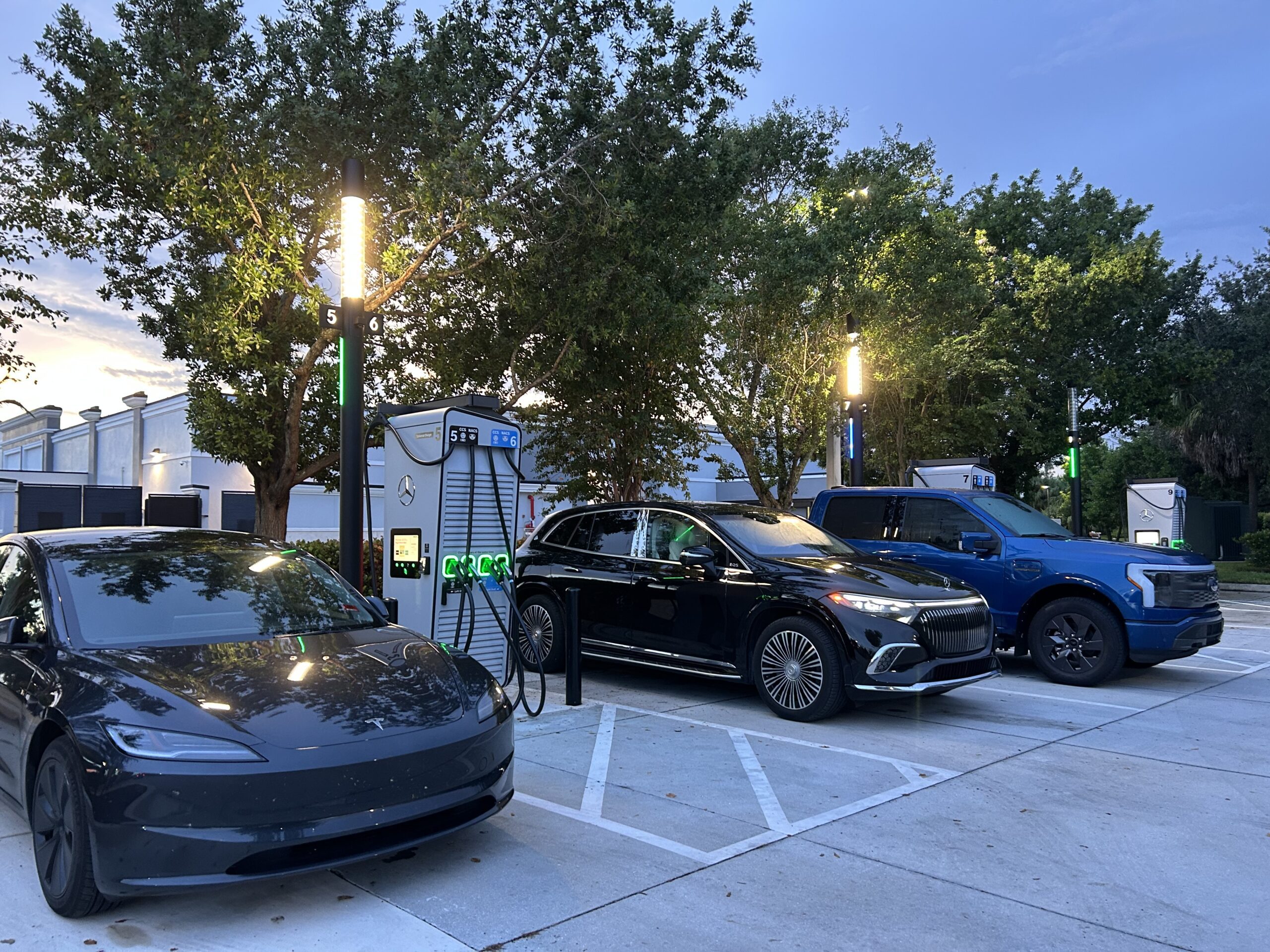 Delray, FL charging station (a1RDo000000Z3TkMAK)