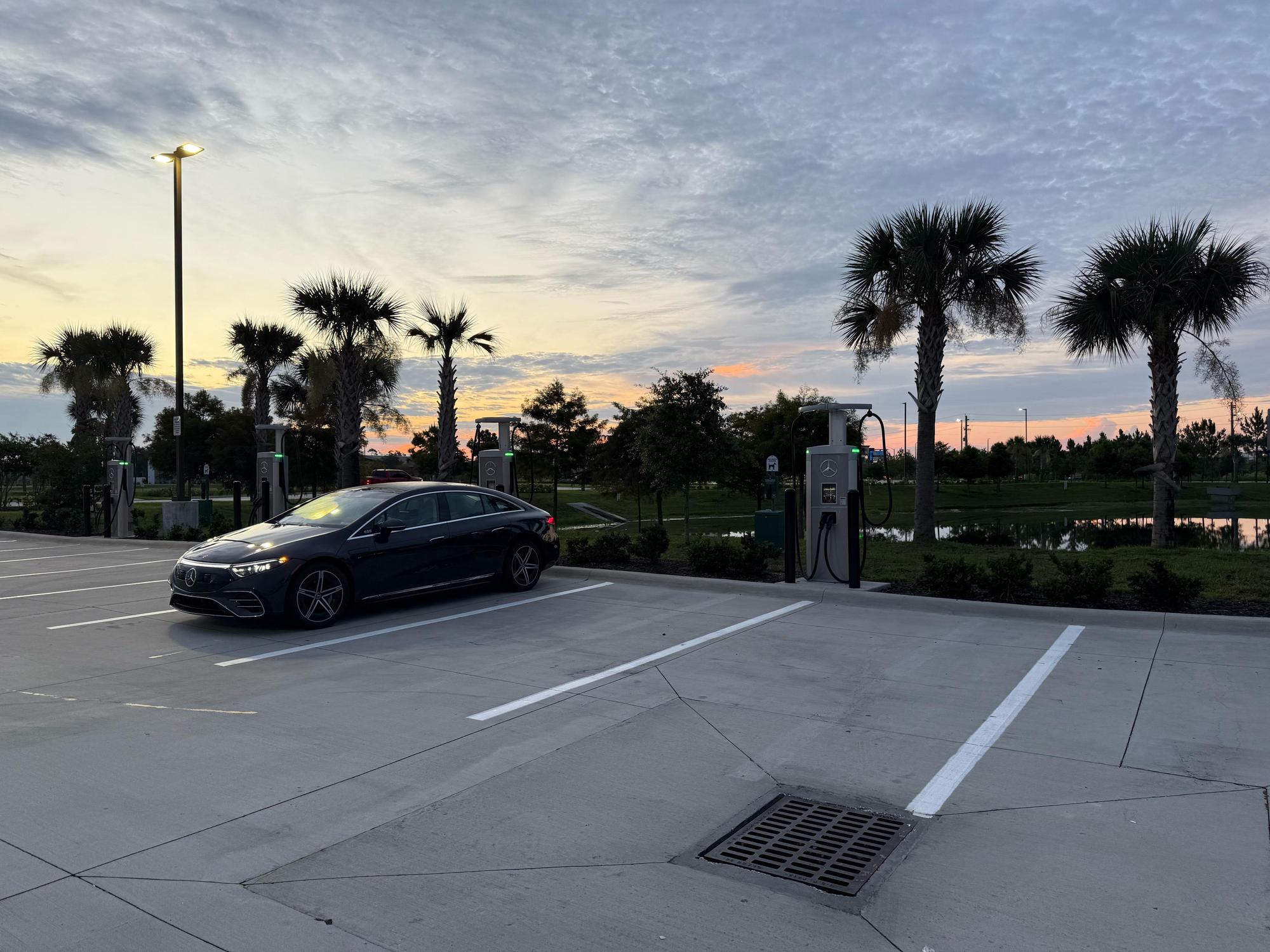Daytona, FL charging station (a1RDo000000Z3TlMAK)
