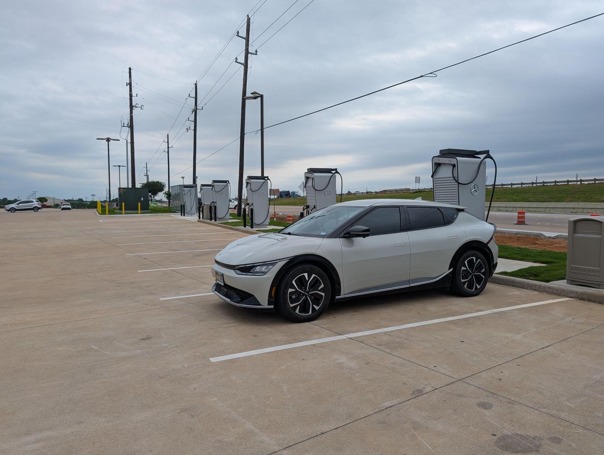 Waller, TX charging station (a1RDo000000Z3e7MAC)