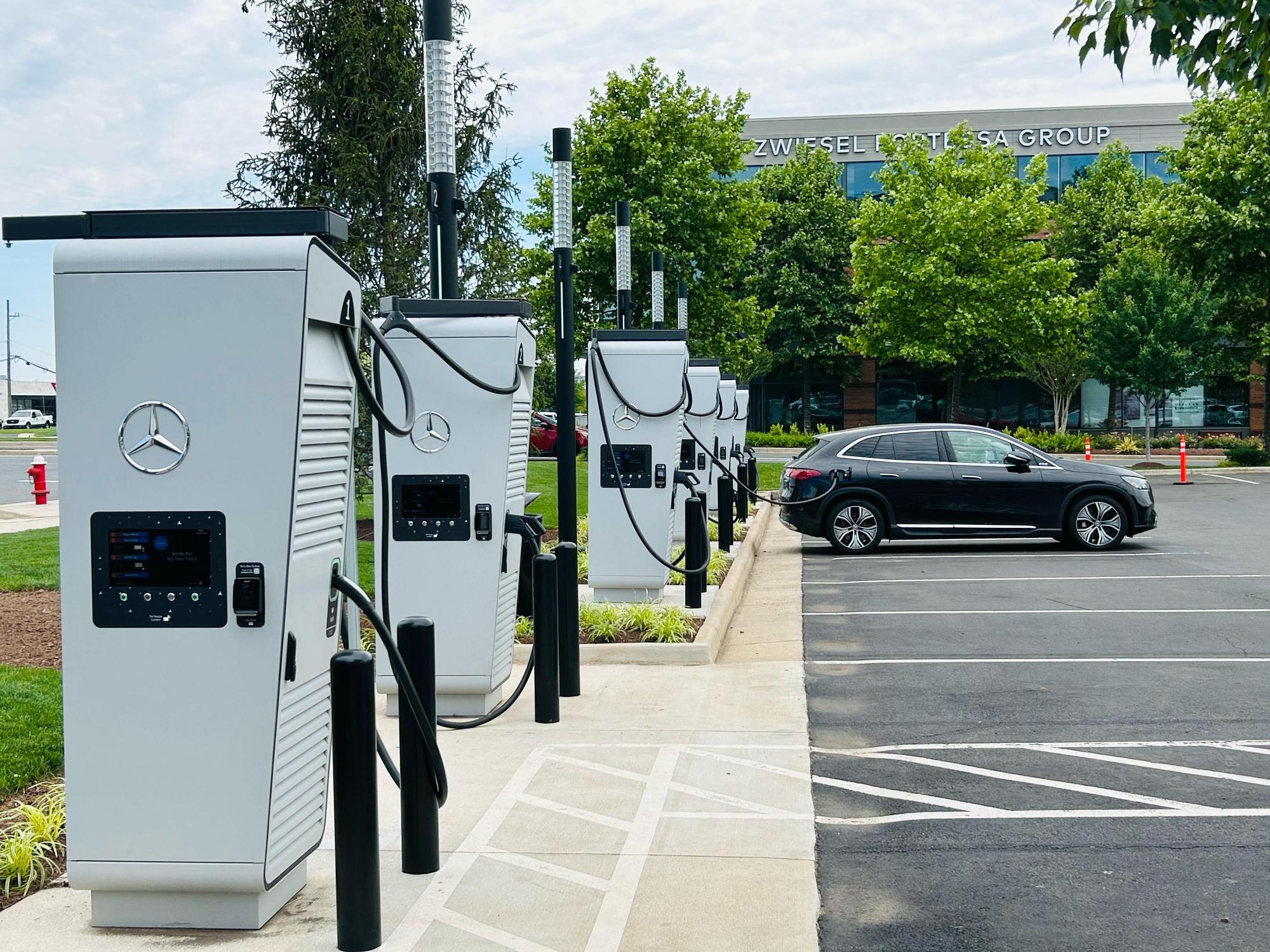 Ashburn, VA charging station (a1RDo000000exwfMAA)