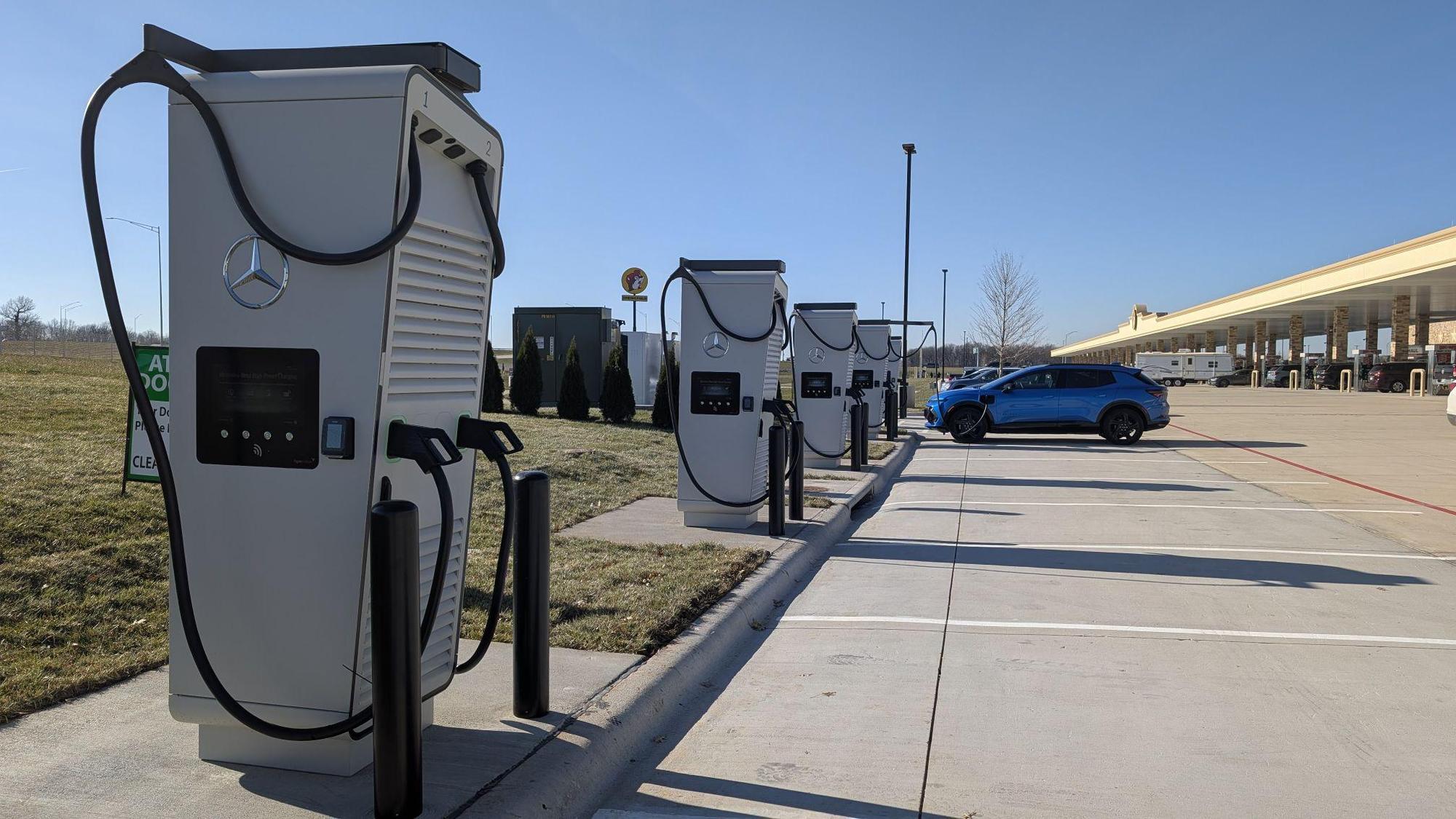 Springfield, MO charging station (a1RDo000000exxeMAA)