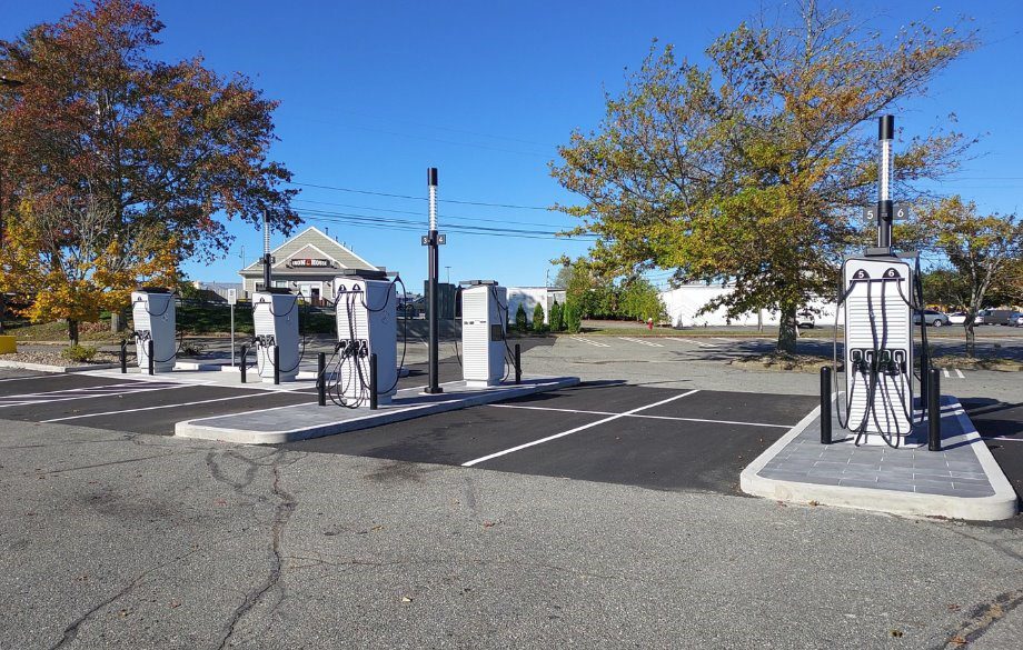Hyannis, MA charging station (a1RQK0000009b8P2AQ)