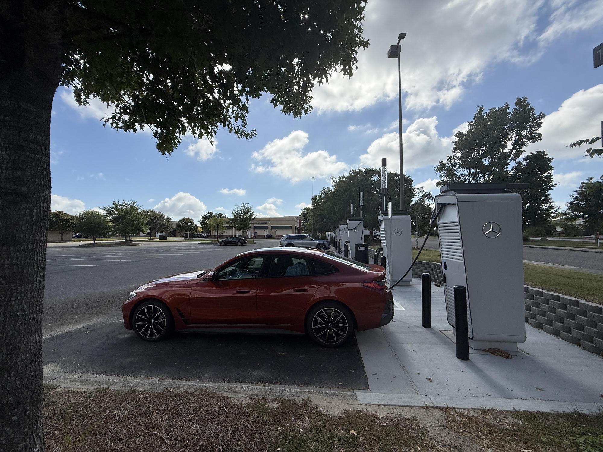 North Charleston, SC charging station (a1RQK000000NJjV2AW)