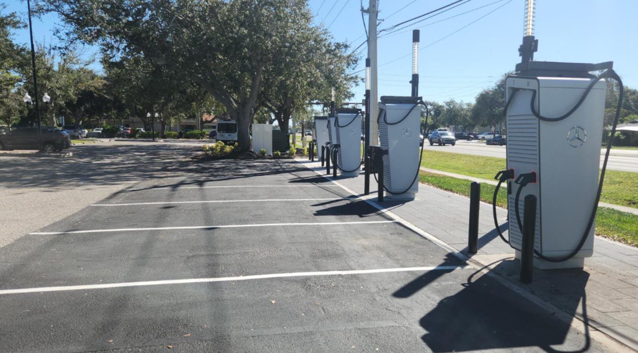 Venice, FL charging station (a1RQK000000mQ3T2AU)
