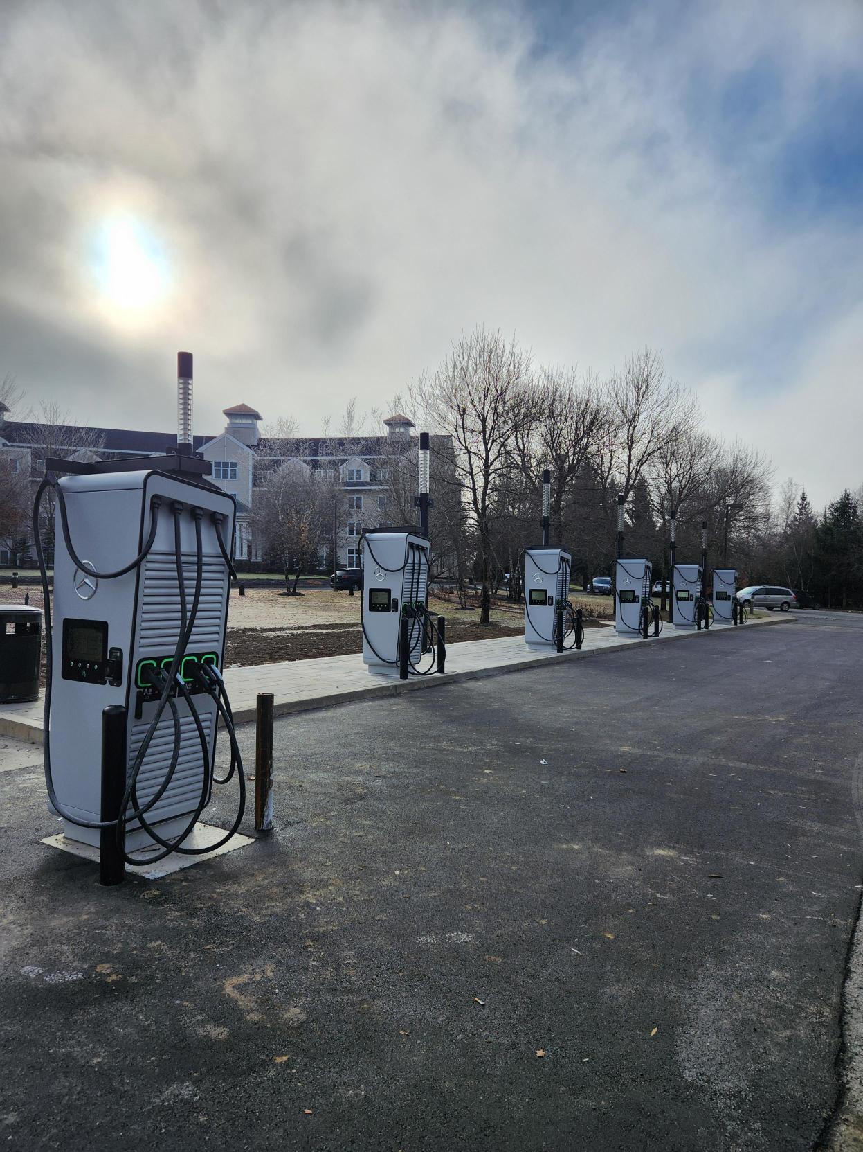 St Johnsbury, VT charging station (a1RQK000000xzE32AI)
